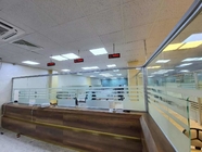 Terminal de kiosque de file d'attente de système de gestion de file d'attente d'hôpital de bureaux de poste avec l'affichage d'affichage à cristaux liquides