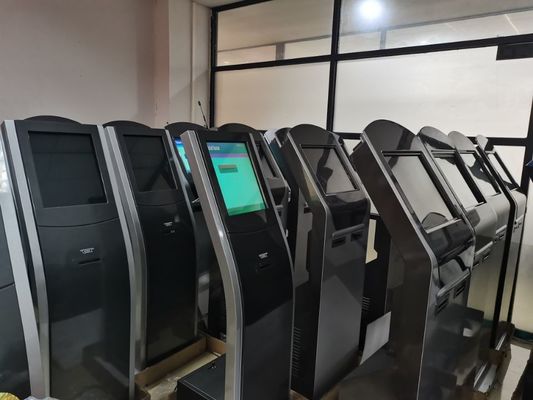Système de gestion des files d'attente des kiosques avec affichage LED